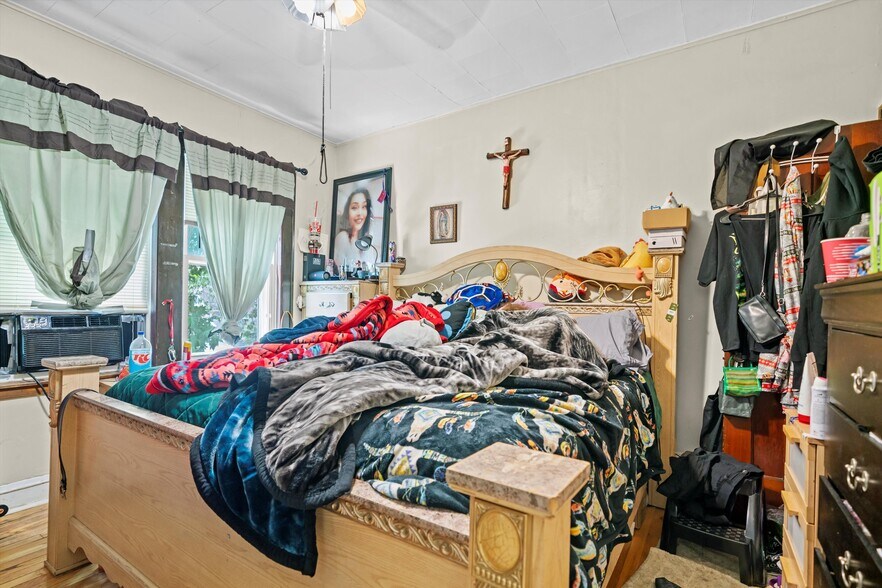 More Photos Of 6058 S Massasoit Ave, Chicago Apartments For Sale