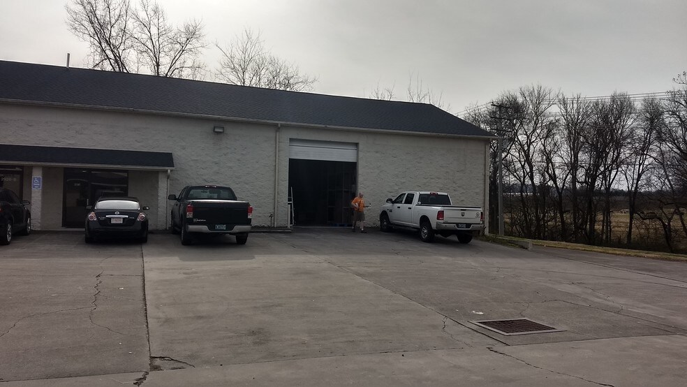 More Photos Of 2920-2926 Byington Solway Rd, Knoxville Warehouse For Lease