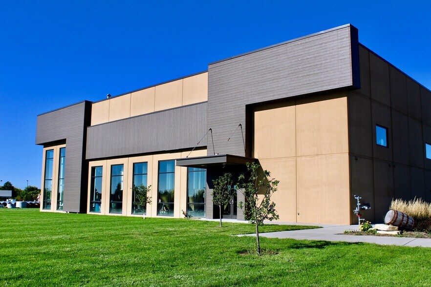 Primary Photo Of 572 Brewery Ln, Bourbonnais Distribution For Lease
