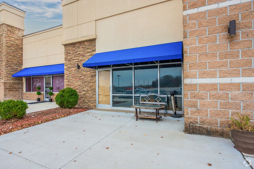 More Photos Of 50 Hwy & 13 Hwy, Warrensburg Unknown For Lease