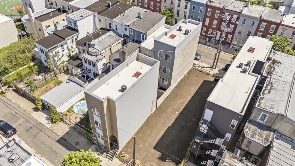 More Photos Of 2010 N 8th St, Philadelphia Apartments For Sale