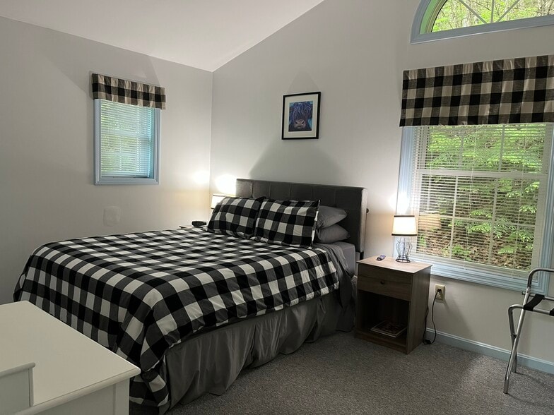 More Photos Of 279 Harrison Rd, Norway Hotel For Sale