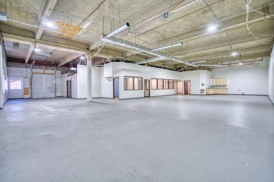More Photos Of 2590 W 2nd Ave, Denver Flex For Lease