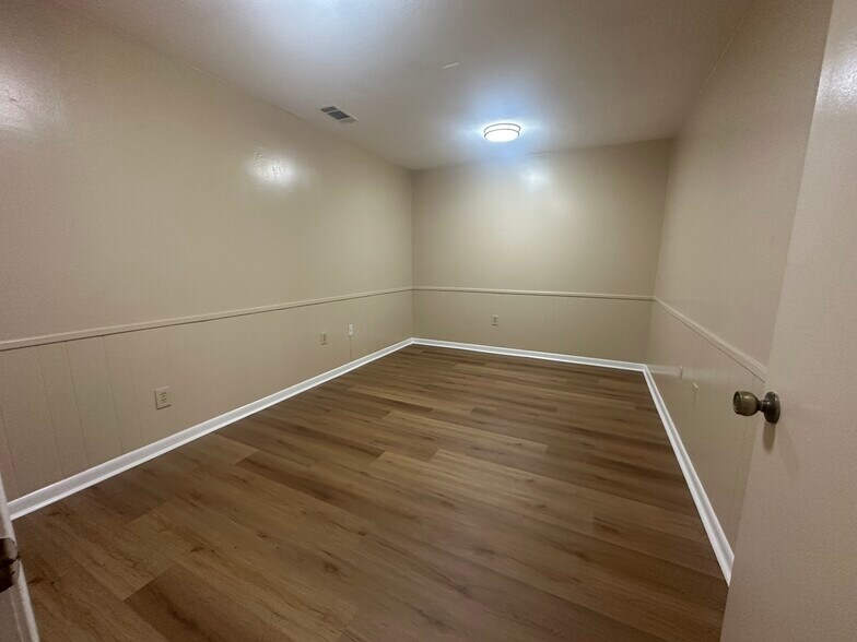 More Photos Of 8676 Goodwood Blvd, Baton Rouge Office For Lease