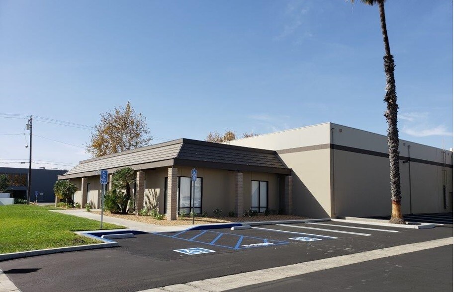 More Photos Of 17221 Daimler St, Irvine Warehouse For Lease