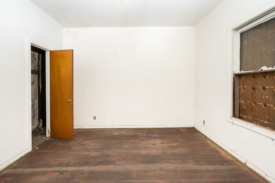 More Photos Of 4712 International Blvd, Oakland Specialty For Sale