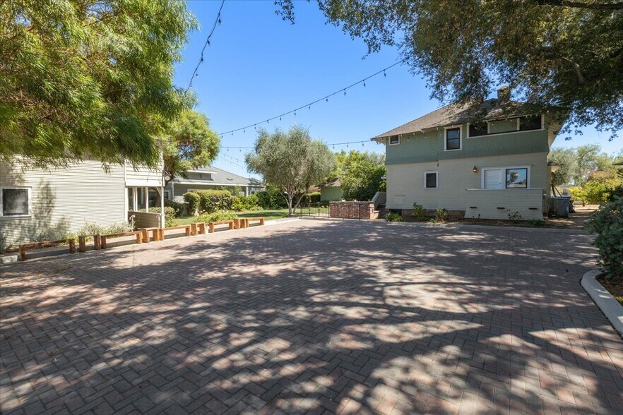 More Photos Of 136-140 W 3rd Ave, Escondido Office For Sale