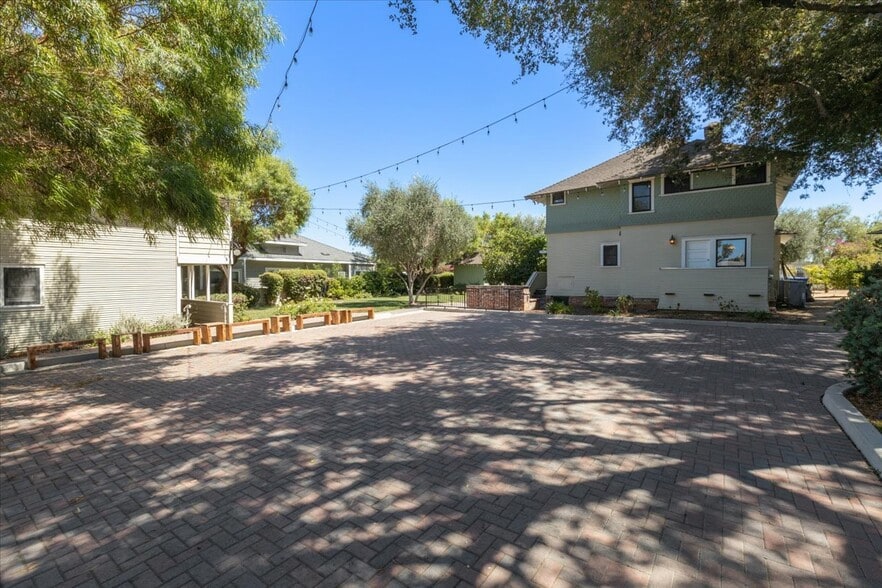 More Photos Of 136-140 W 3rd Ave, Escondido Office For Sale