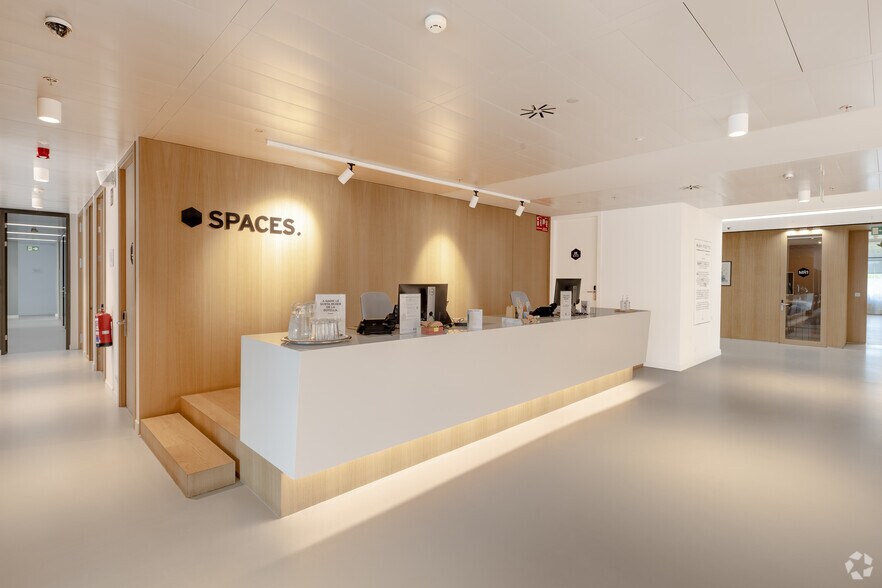 More Photos Of 1 Calle Vía de los Poblados, Madrid Coworking Space