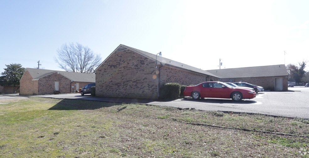 More Photos Of 510 S Sycamore St, Petersburg Medical For Lease