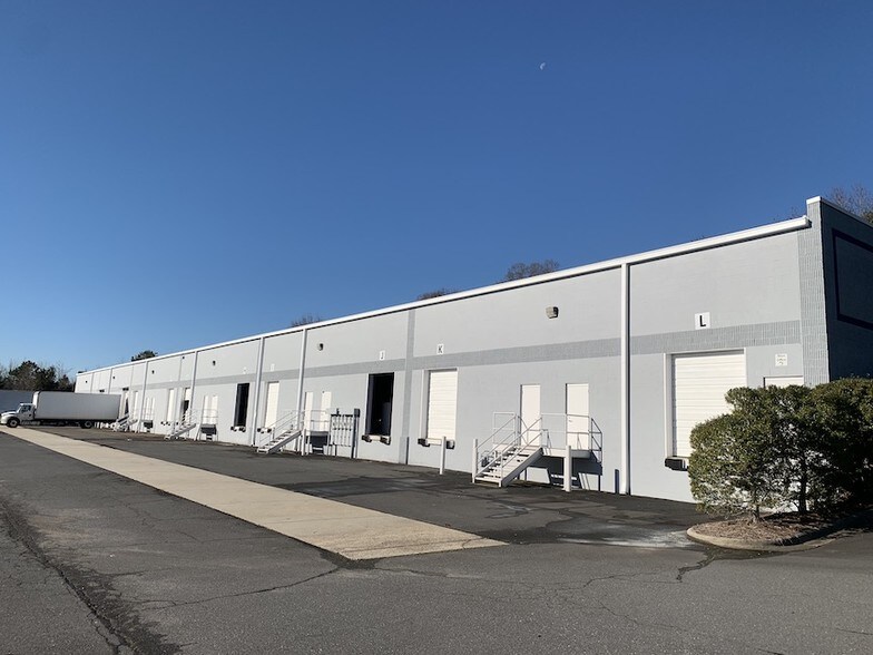 More Photos Of 141 Cupped Oak Dr, Stallings Warehouse For Lease