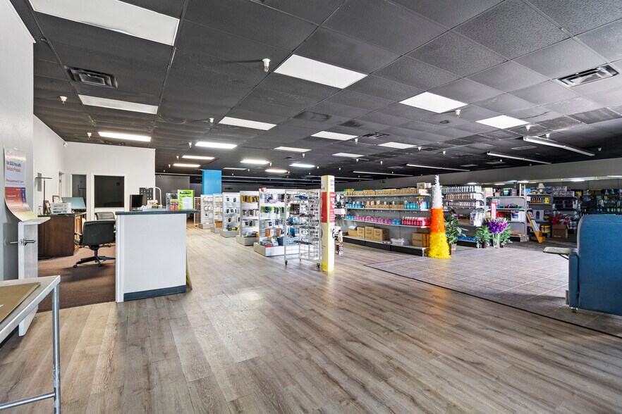 More Photos Of 1908 Hialeah Dr, Seabrook Storefront Retail Office For Sale