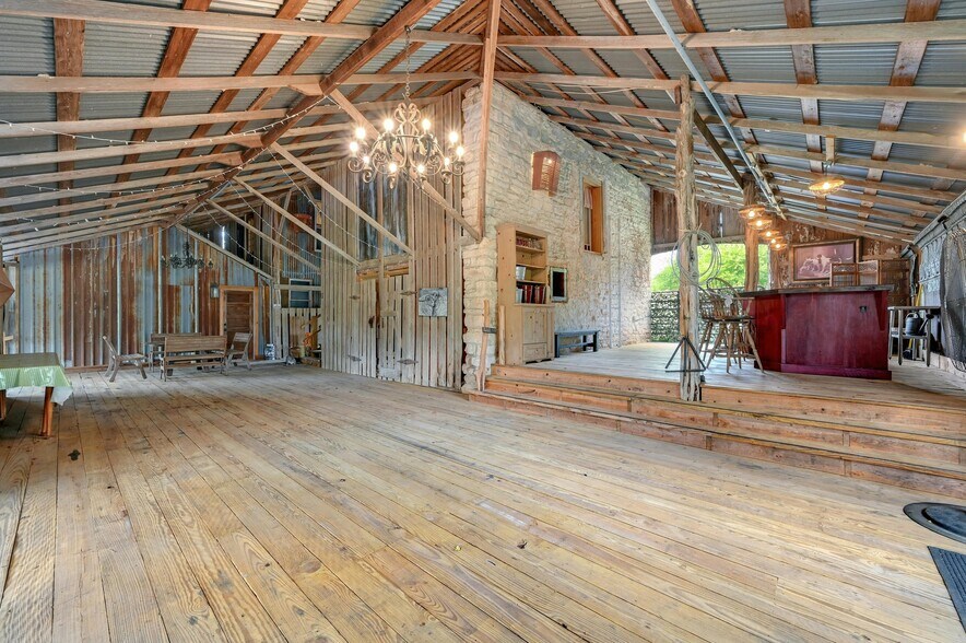 More Photos Of 23351 Ranch to Market 150 rd, Driftwood Specialty For Sale