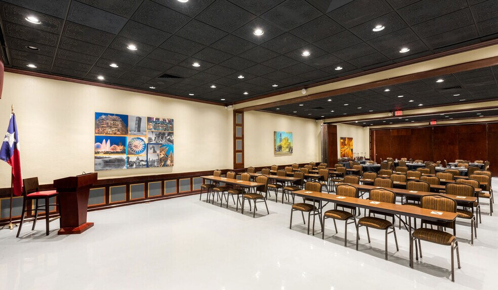 More Photos Of 100 Villita St, San Antonio Hotel For Sale