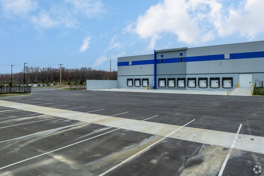 More Photos Of 330 Wyckoffs Mills Rd, East Windsor Distribution For Lease