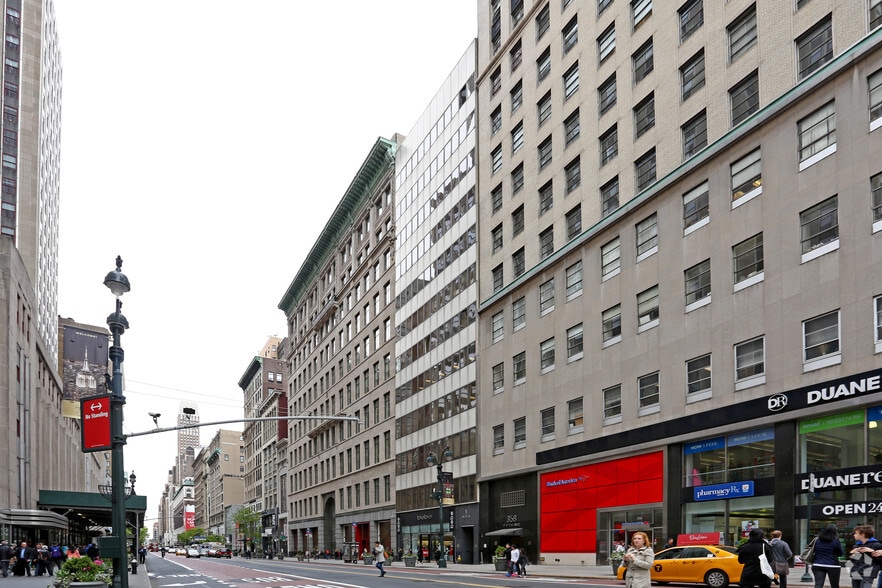 More Photos Of 1 W 34th St, New York Office For Lease