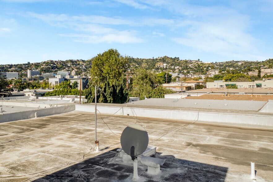 More Photos Of 8011 Romaine St, Los Angeles Apartments For Sale