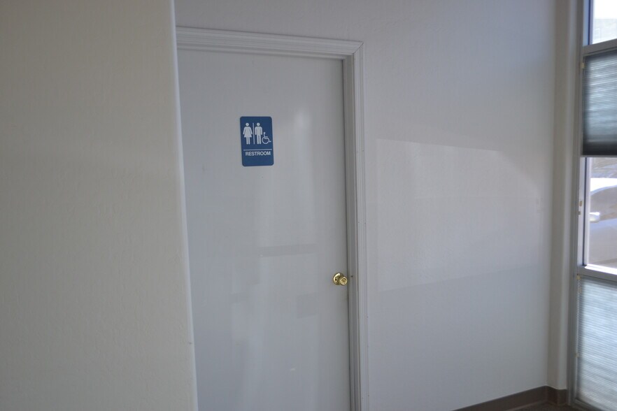 More Photos Of 6717-6719 E 2nd St, Prescott Valley General Retail For Lease