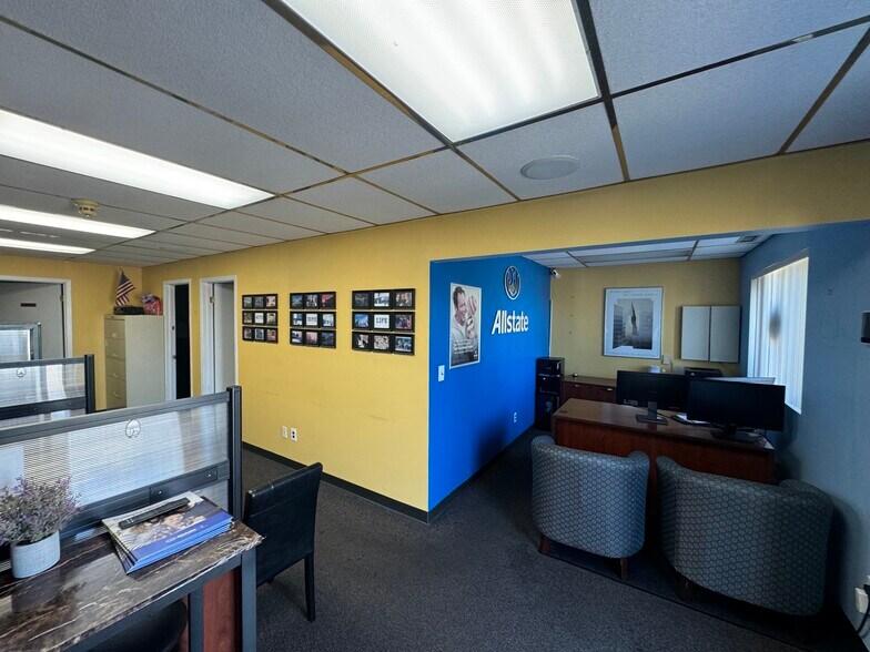 More Photos Of 236 Sunrise Hwy, Lindenhurst Office For Lease