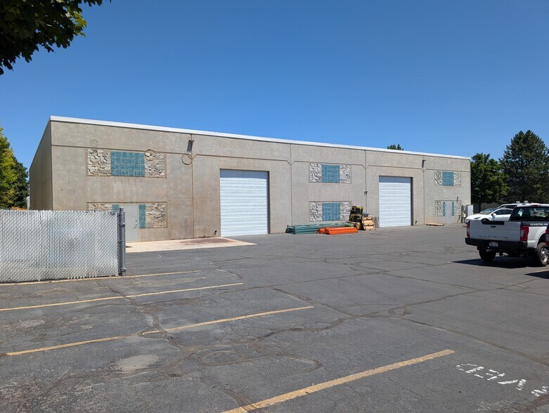 More Photos Of 9498 S 670 W, Sandy Warehouse For Lease