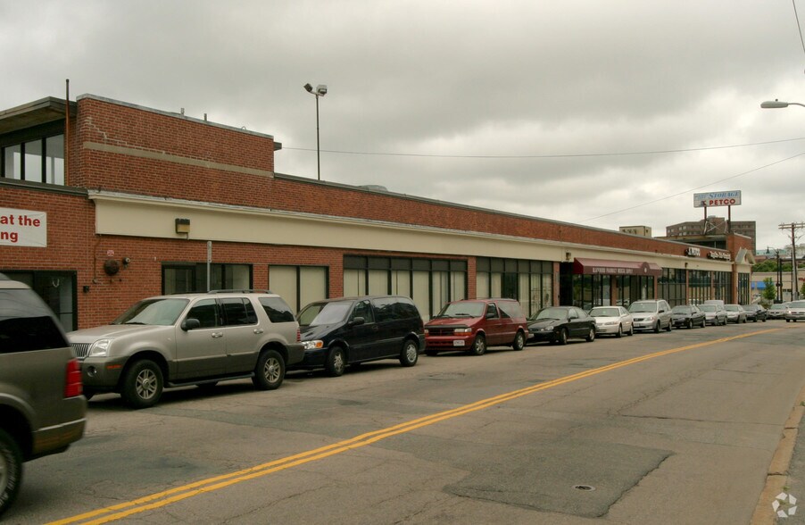 More Photos Of 153-205 Parkingway St, Quincy Storefront For Lease