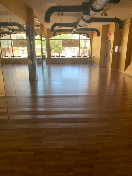 Primary Photo Of 244 Mulberry St, Newark Storefront Retail Residential For Lease