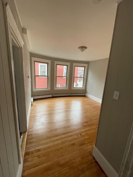More Photos Of 135 Lafayette Sq, Haverhill Storefront Retail Residential For Sale