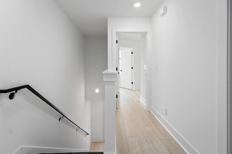 More Photos Of 725 Hornbuckle Rd, Clarksville Apartments For Sale