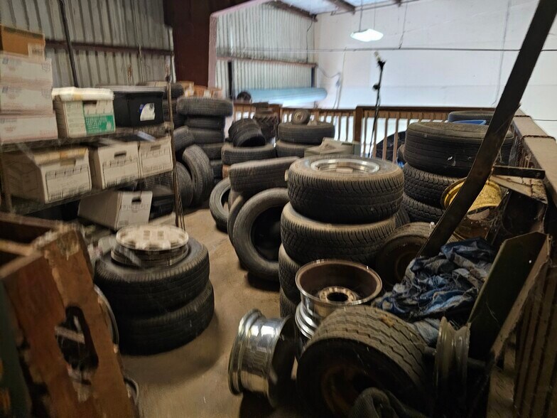 More Photos Of 96-1276-1276 Waihona St, Pearl City Warehouse For Lease
