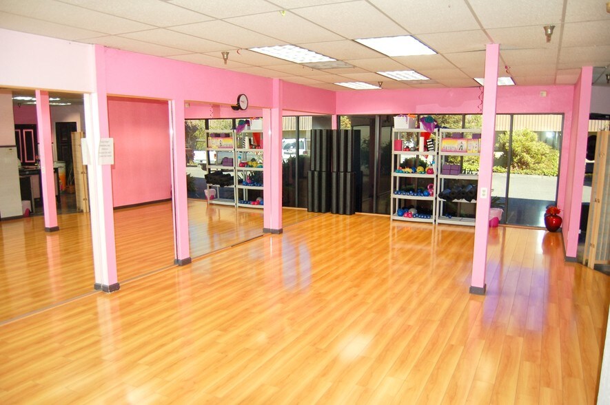 More Photos Of 554 Martin Ave, Rohnert Park Warehouse For Lease