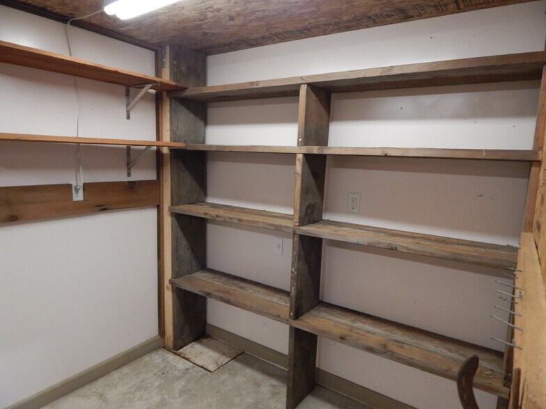 More Photos Of 121 Deady Crossing Rd, Sutherlin Warehouse For Sale