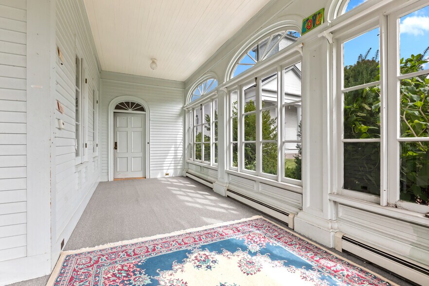 More Photos Of 145 Main St, Amesbury Specialty For Sale