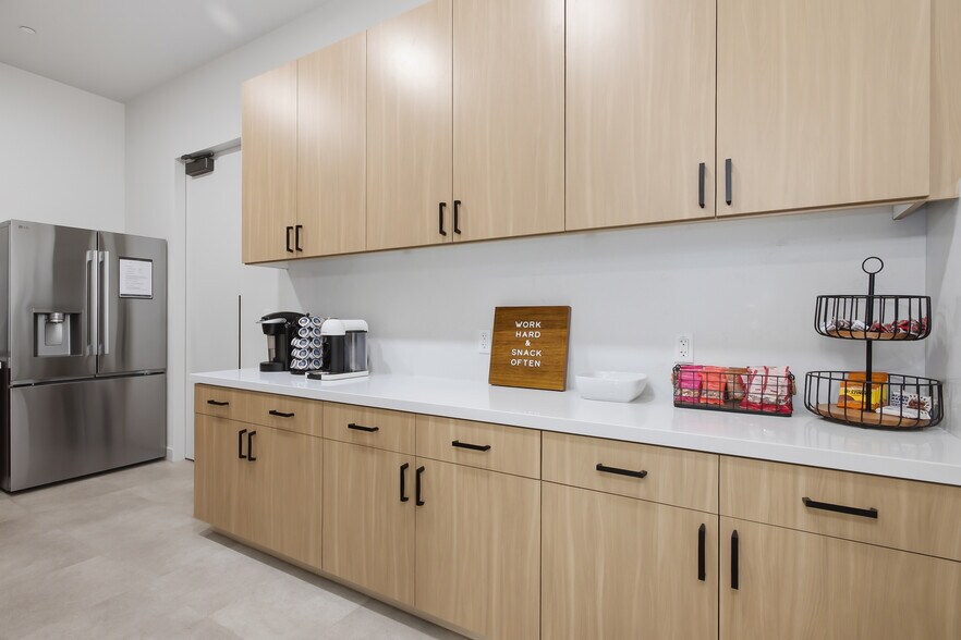 More Photos Of 1301 Seven Hills Drive, Henderson Medical For Sale
