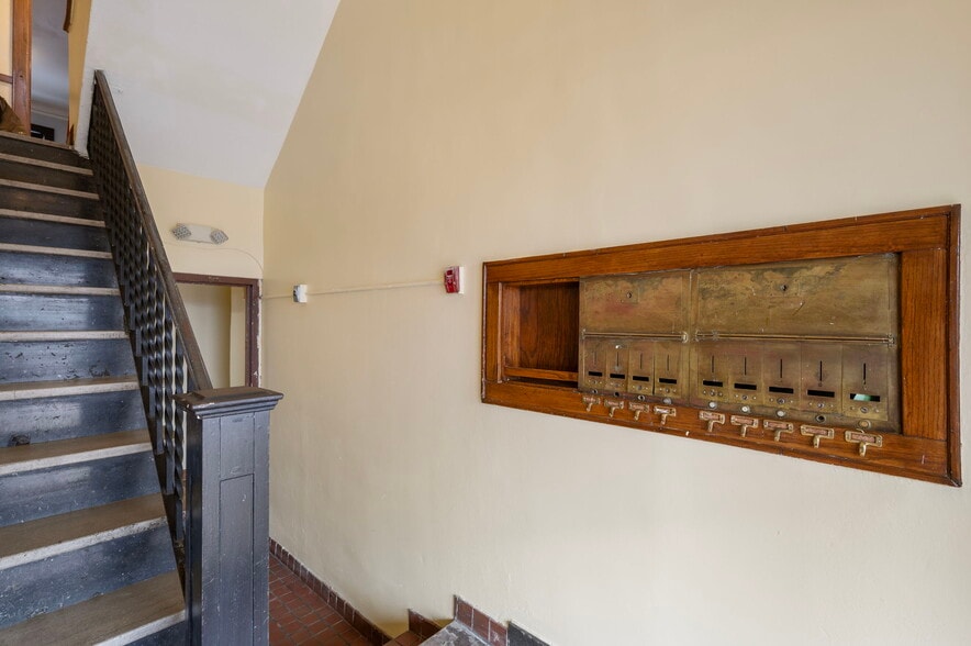 More Photos Of 487 Grand Ave, Saint Paul Apartments For Sale