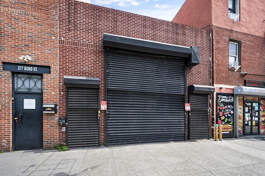 More Photos Of 219 Bond St, Brooklyn Warehouse For Lease