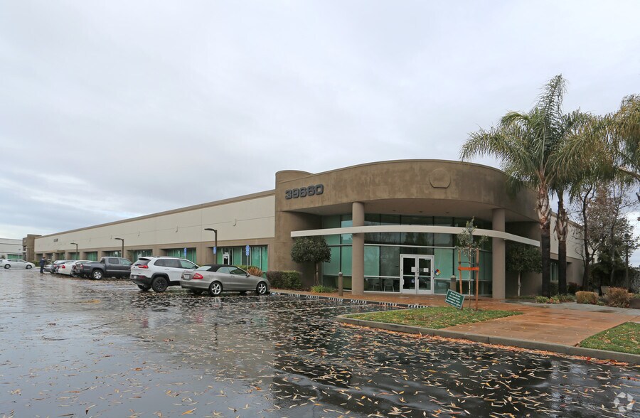 More Photos Of 39660-39684 Eureka Dr, Newark Light Manufacturing For Lease