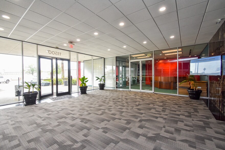 More Photos Of 11500 Northwest Fwy, Houston Office For Lease