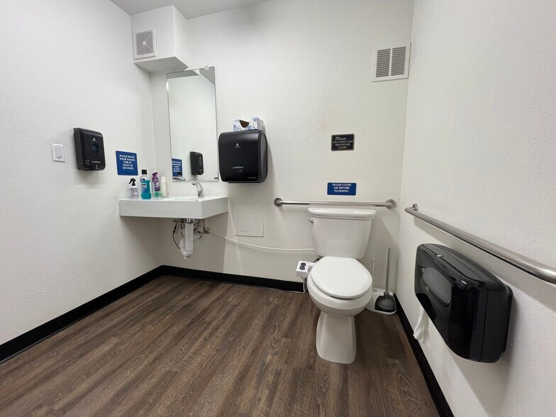 More Photos Of 1200 5th St, Berkeley Light Manufacturing For Sale