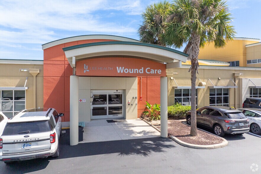 More Photos Of 13782 Plantation Rd, Fort Myers Medical For Lease