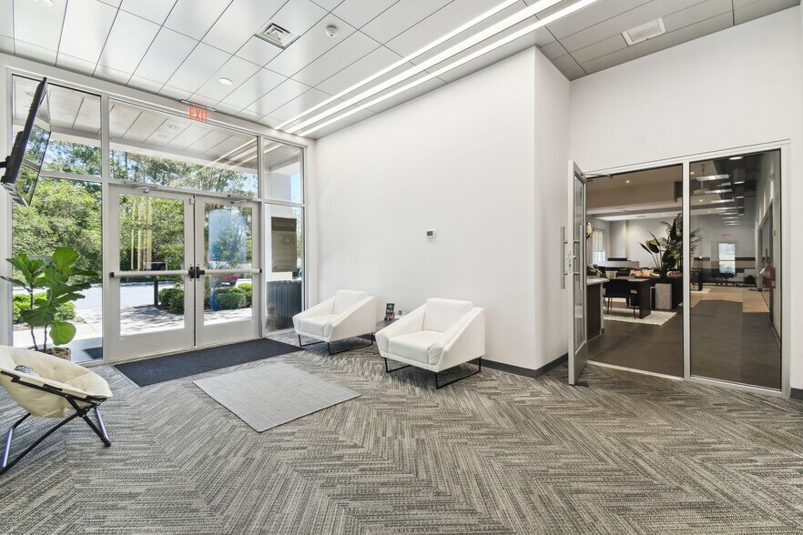 More Photos Of 924 Hale Ave, Brooksville Office For Sale