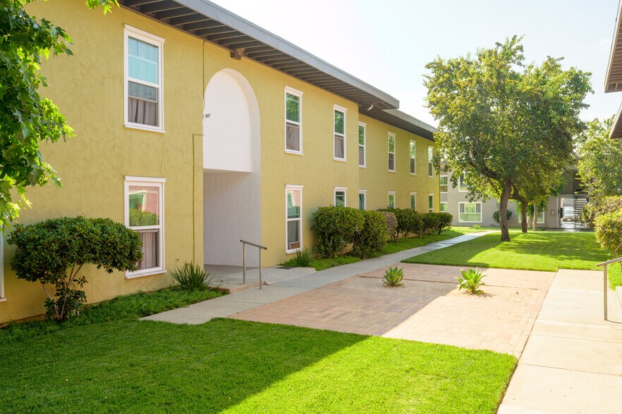 More Photos Of 10560 Haddon Ave, Pacoima Apartments For Sale
