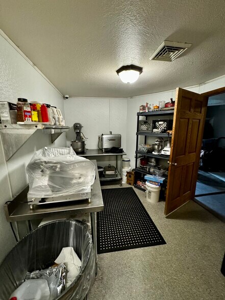 More Photos Of 134 E Market St, Colchester Restaurant For Sale