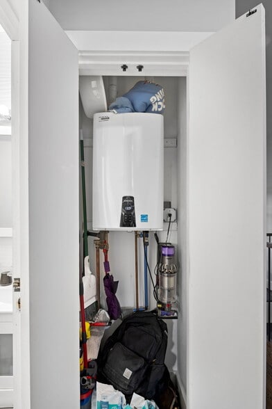 More Photos Of 135-137 Griffith St, Jersey City Storefront Retail Residential For Sale