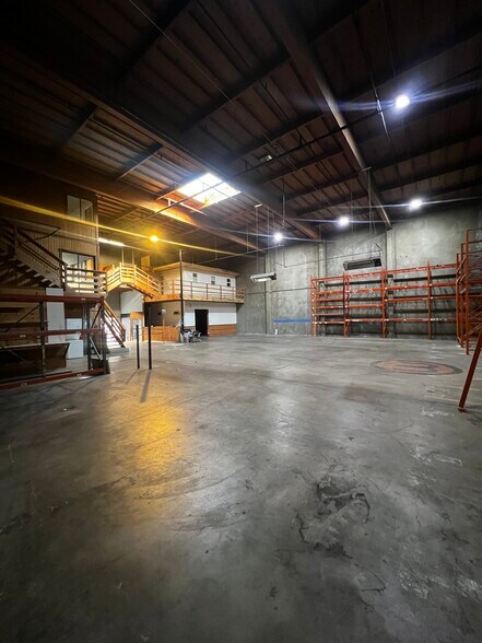 More Photos Of 222 Dore St, San Francisco Warehouse For Lease