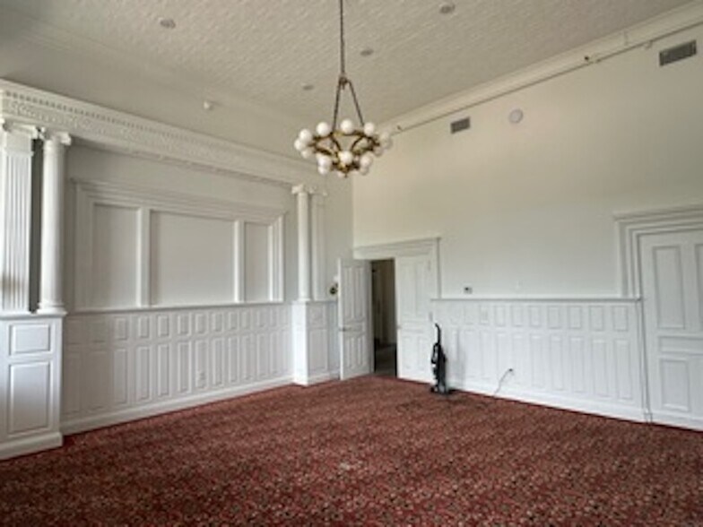 More Photos Of 1200 6th Ave, Columbus Office For Lease