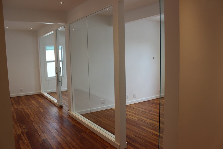 More Photos Of 525 Clematis St, West Palm Beach Office For Lease