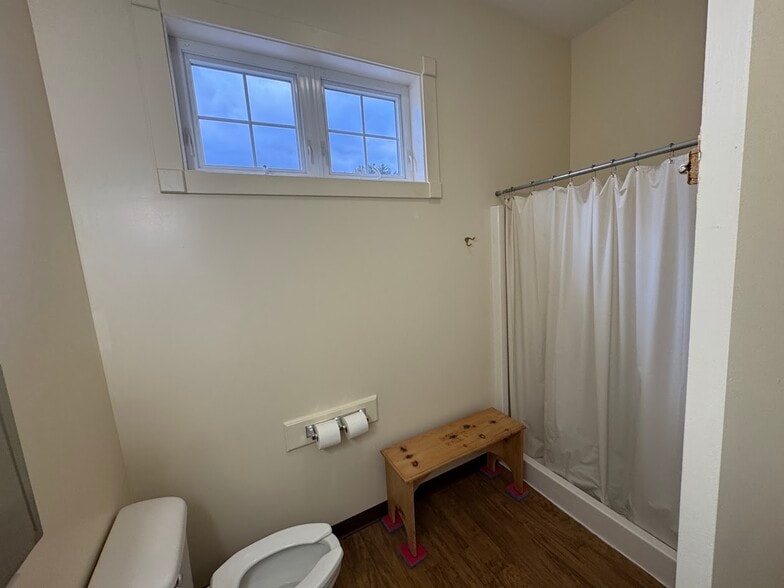 More Photos Of 78 Fisherville Rd, Concord Flex For Sale