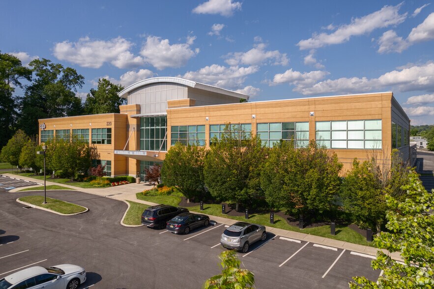 More Photos Of 220 W Germantown Pike, Plymouth Meeting Office For Sale