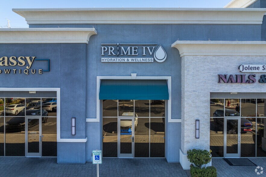 More Photos Of 2560 Saint Rose Pky, Henderson Storefront For Lease