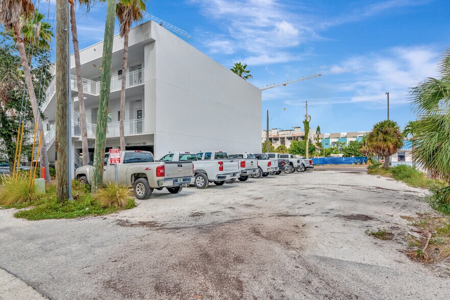 More Photos Of 1345 2nd St, Sarasota Office Residential For Sale